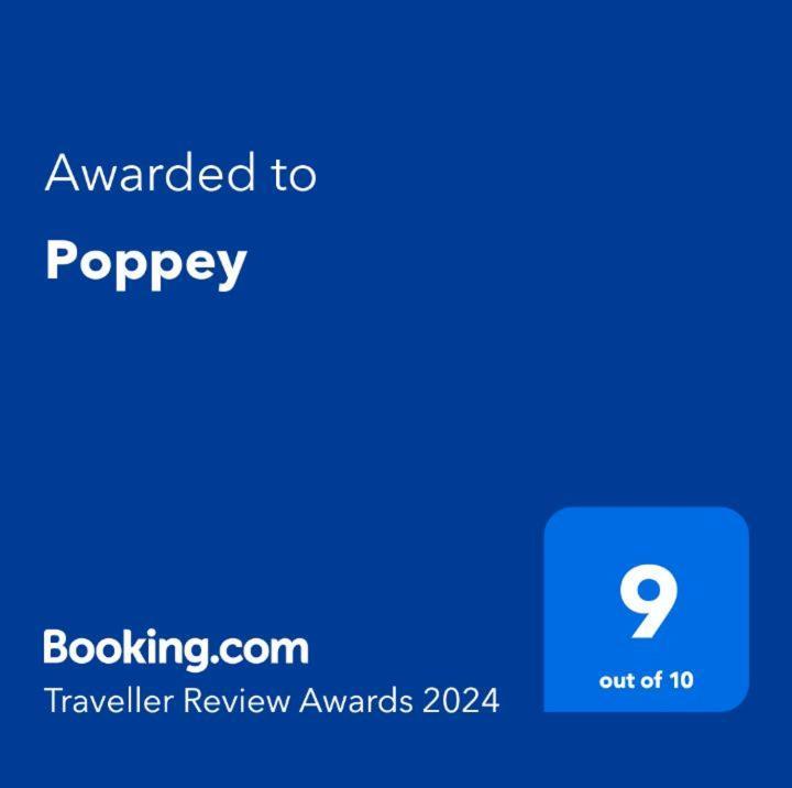 Poppey Villa Peret Luaran gambar